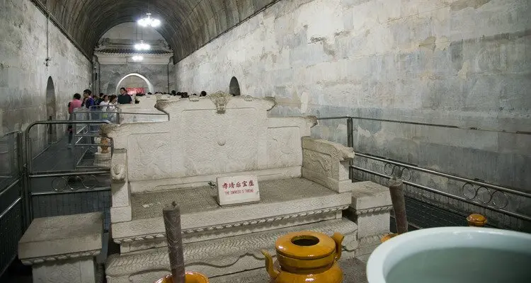 The Queen's Throne in the Underground Palace of Dingling